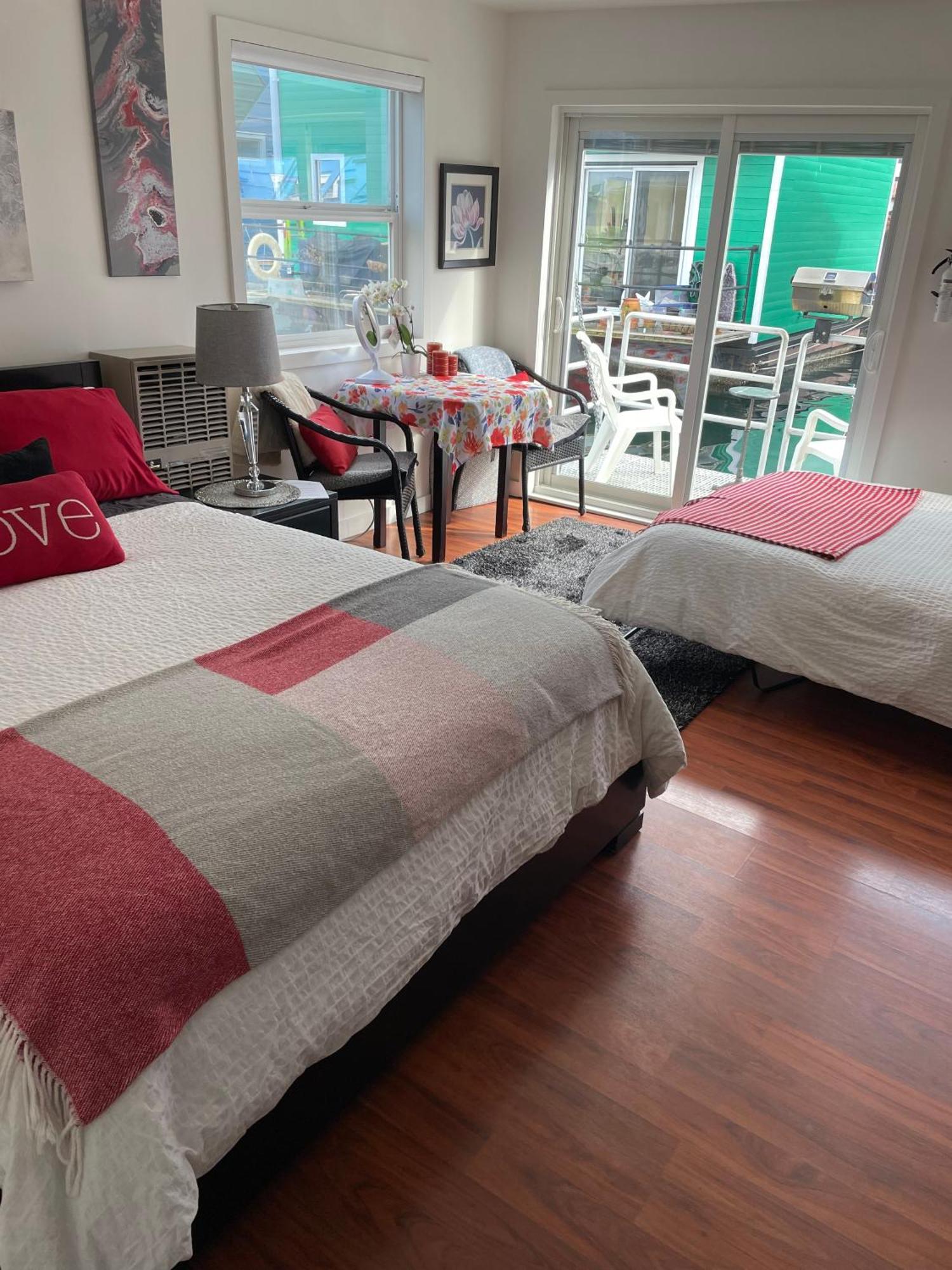 A Float Home B&B In Fisherman'S Wharf Βικτώρια Εξωτερικό φωτογραφία